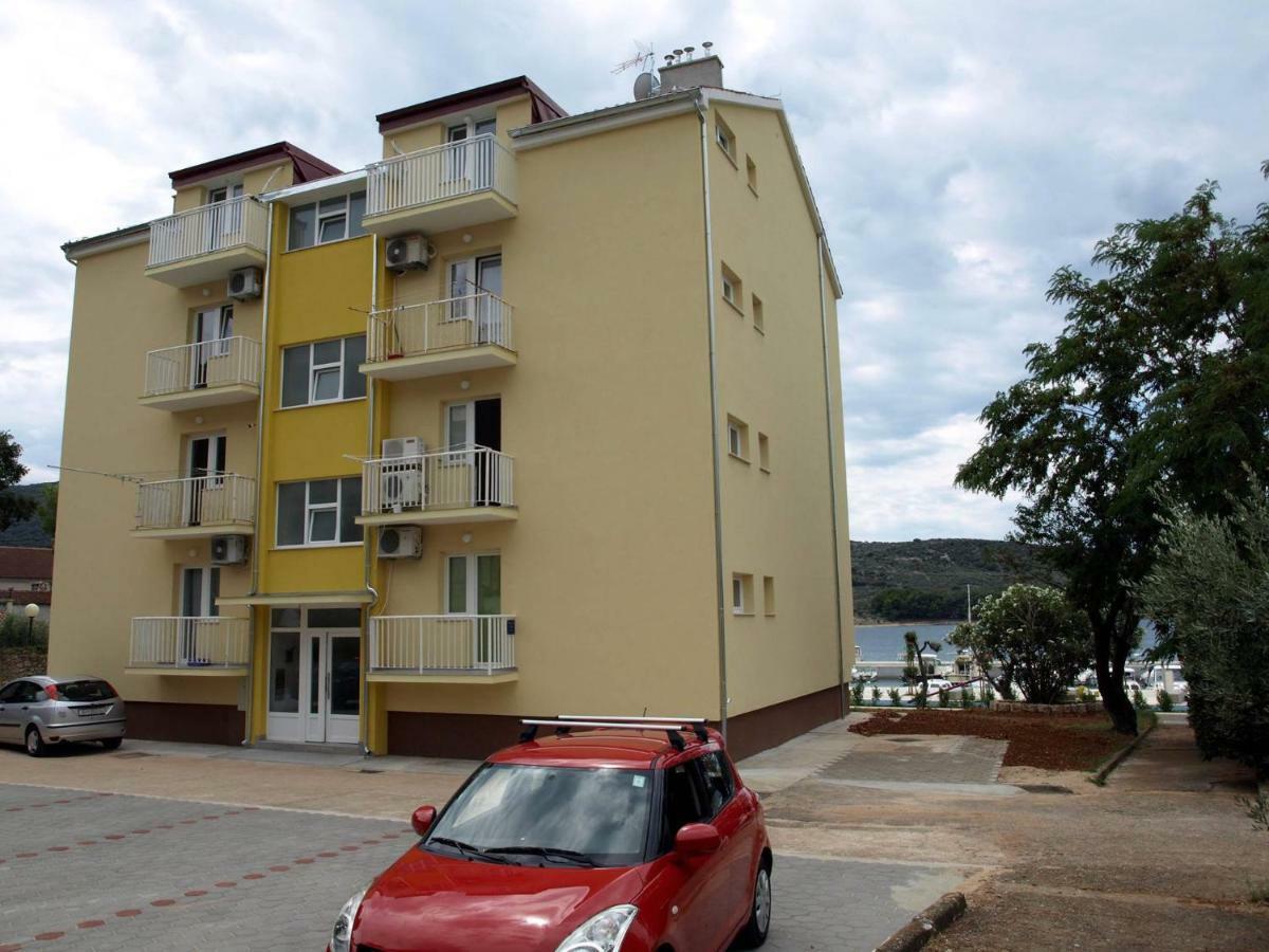 Apartment Sara - Cres Eksteriør billede