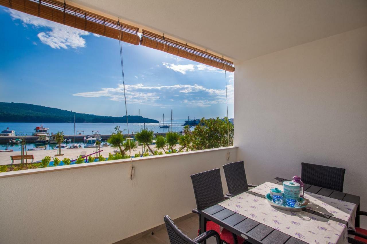 Apartment Sara - Cres Eksteriør billede