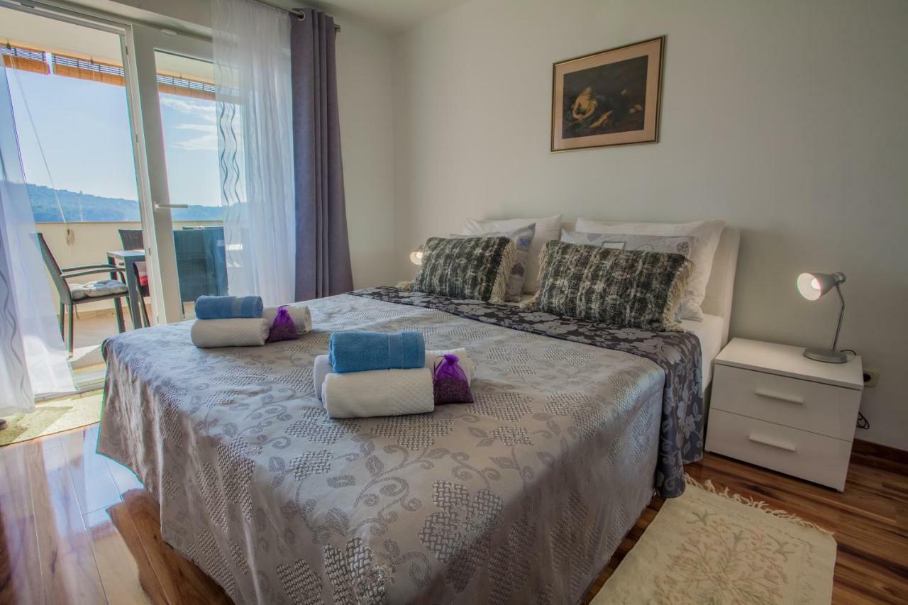 Apartment Sara - Cres Eksteriør billede